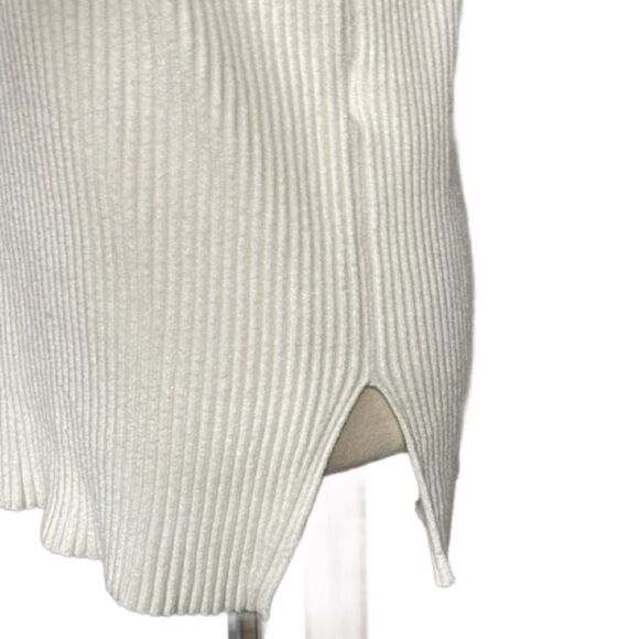 Abercrombie & Fitch White Ribbed Mock Neck Knit Sweater (Size: XS) - Picture 6 of 13